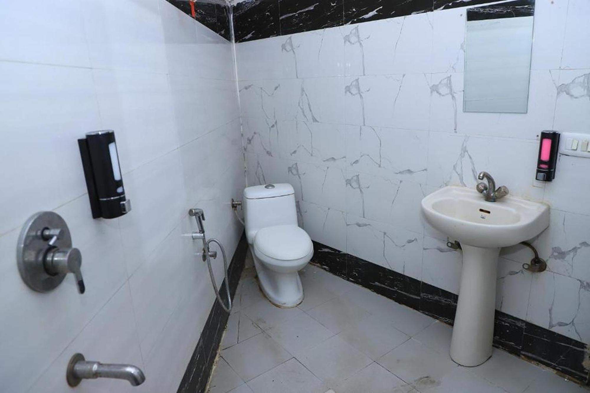 Hotel Global Inn By Quality Inn New Delhi Eksteriør bilde